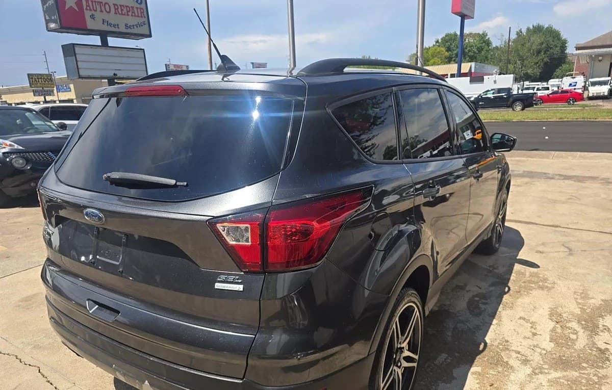 2019 FORD ESCAPE SEL 4