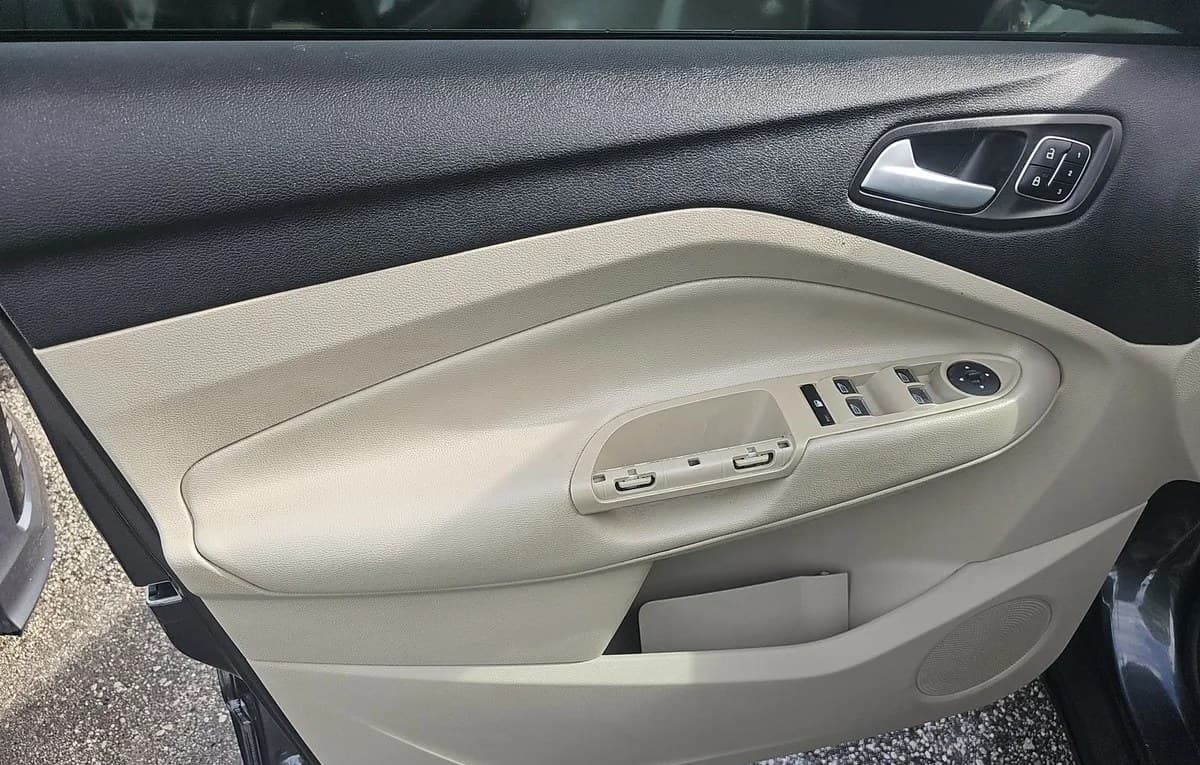 2017 FORD ESCAPE Titanium 6