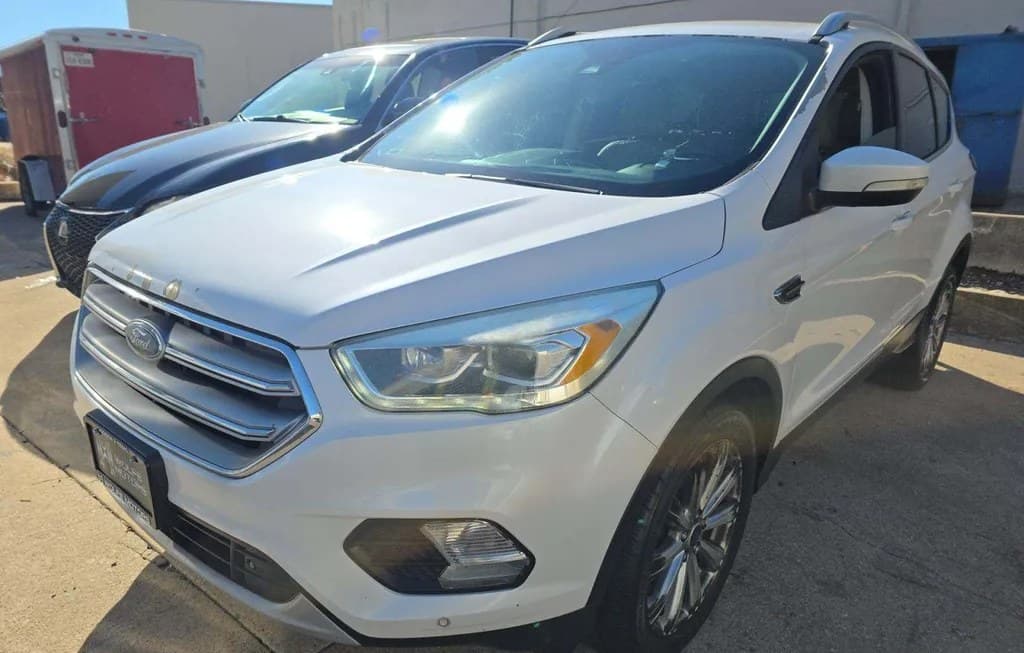 2017 FORD ESCAPE TITANIUM 1