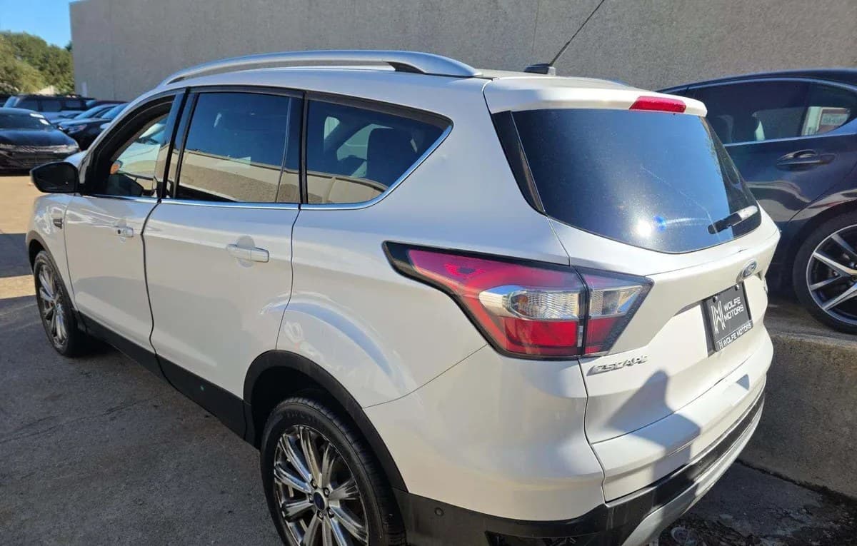 2017 FORD ESCAPE TITANIUM 3