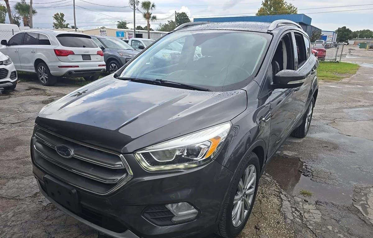2017 FORD ESCAPE Titanium 2