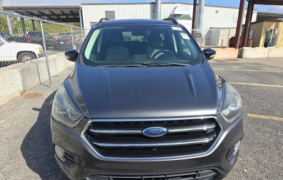 2017 FORD ESCAPE Titanium 2
