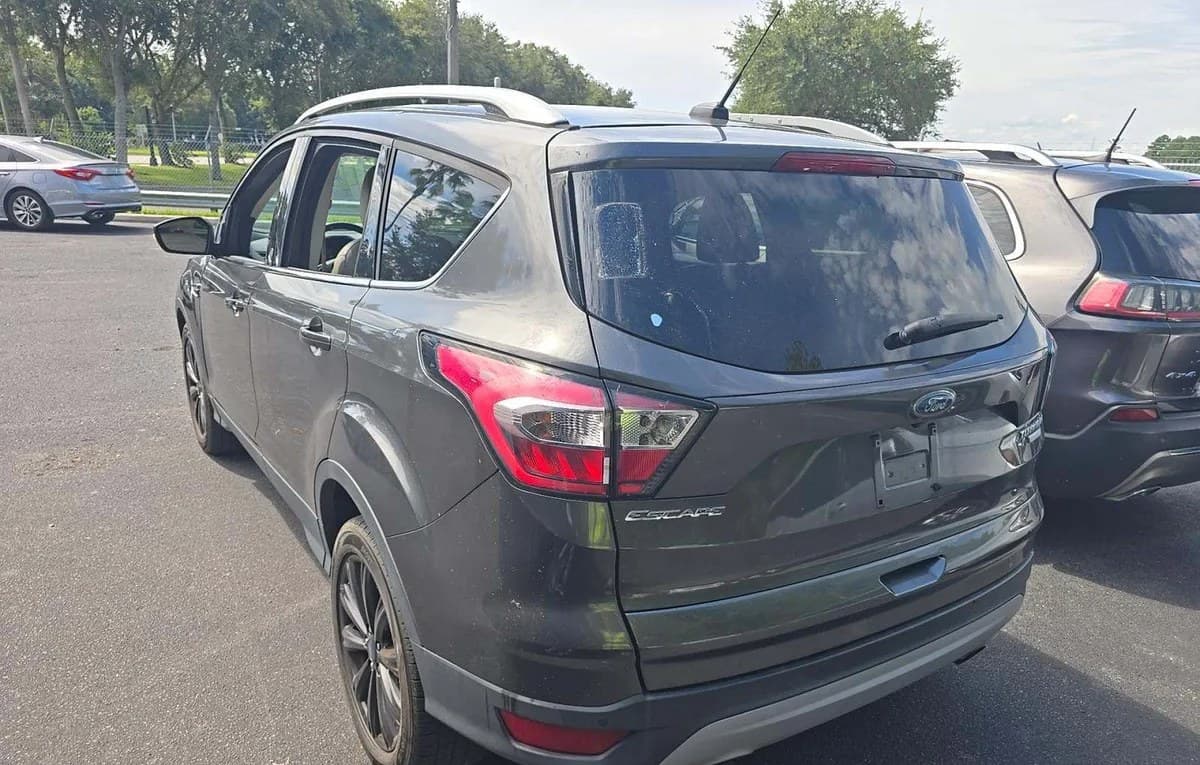 2017 FORD ESCAPE TITANIUM 3