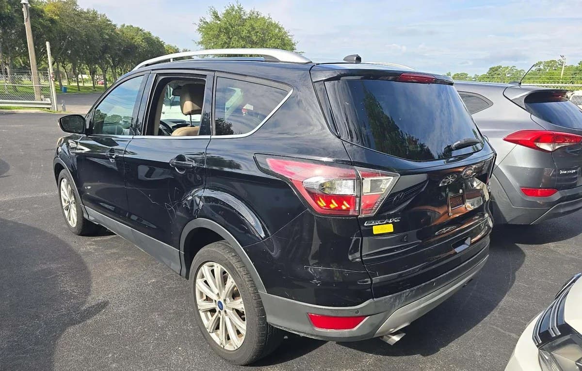 2017 FORD ESCAPE TITANIUM 3