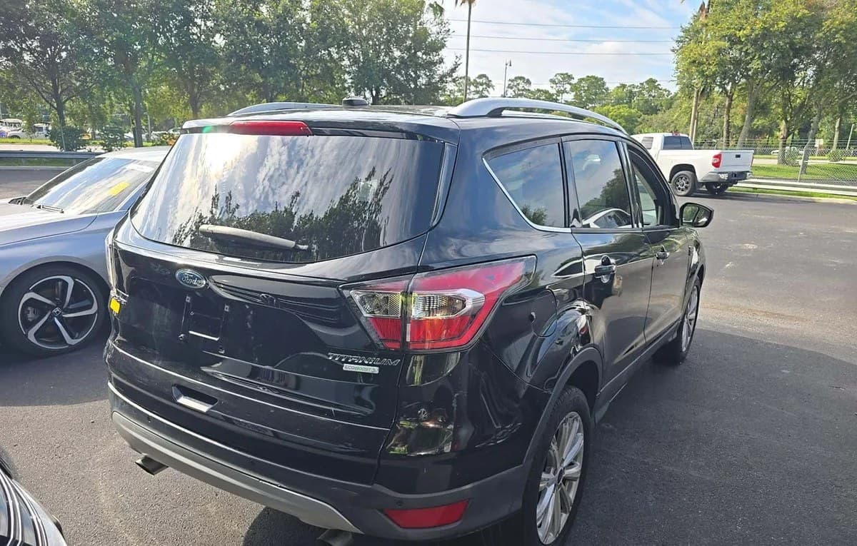 2017 FORD ESCAPE TITANIUM 4
