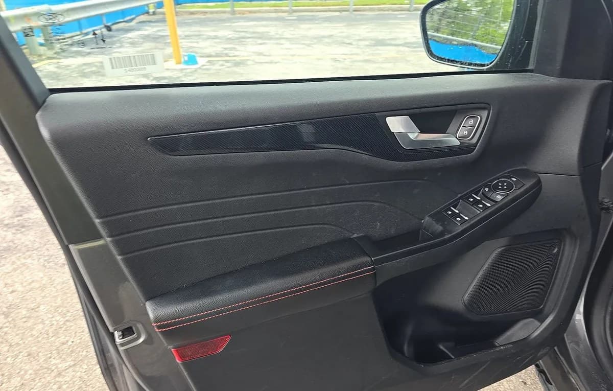 2025 FORD ESCAPE ST-LINE 6