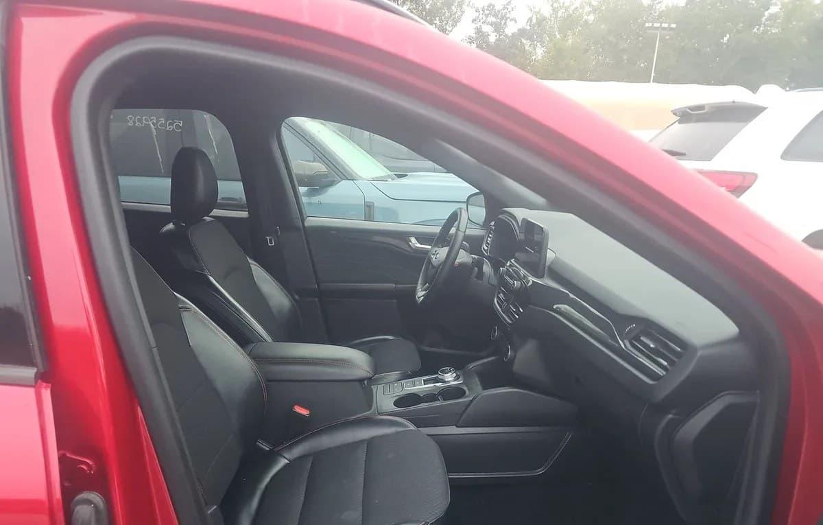 2024 FORD ESCAPE ST-Line 5