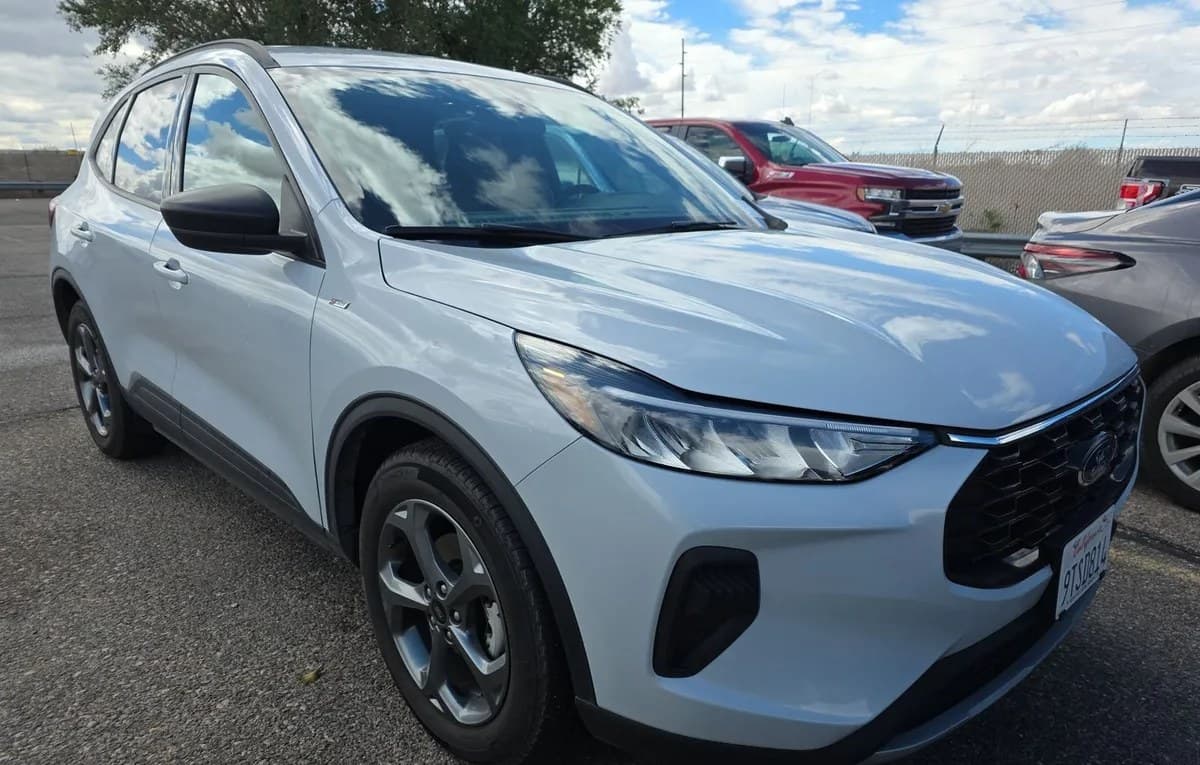 2025 FORD ESCAPE ST-Line 4