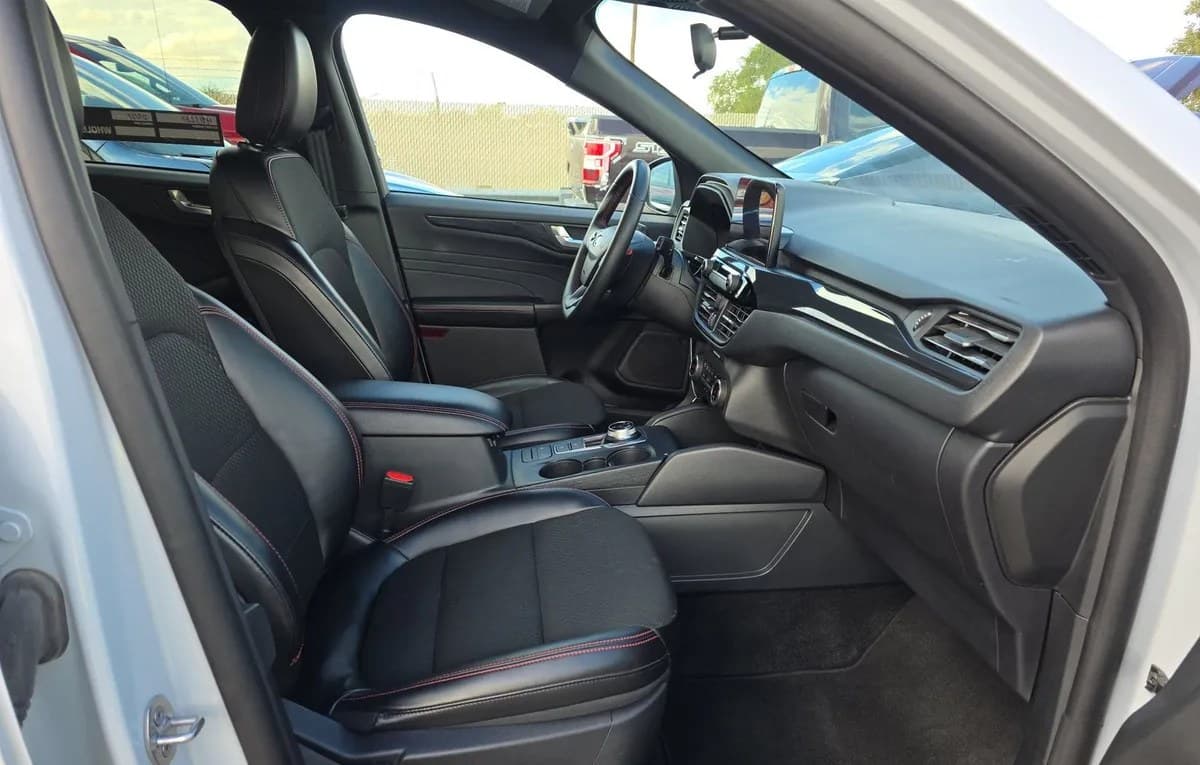 2025 FORD ESCAPE ST-Line 5