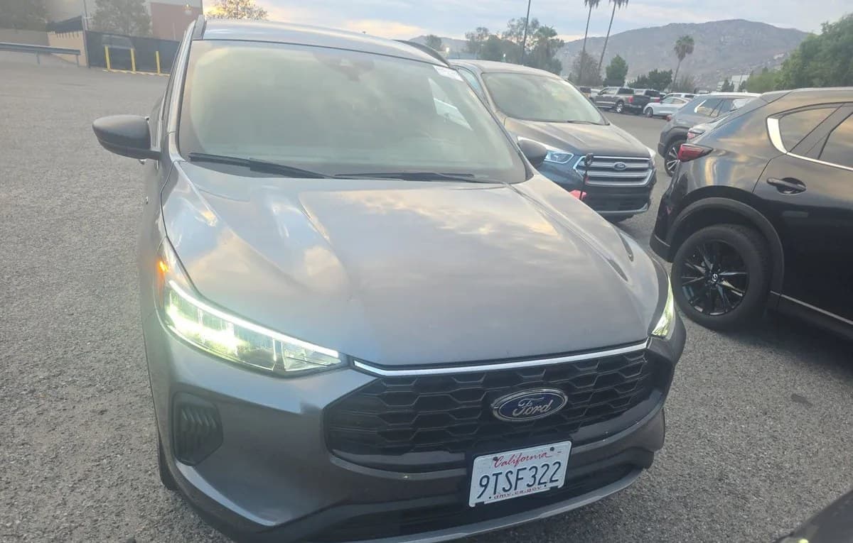 2025 FORD ESCAPE ST-LINE 3