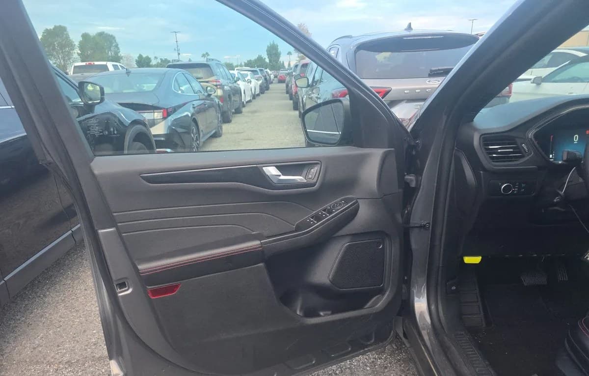 2025 FORD ESCAPE ST-LINE 6