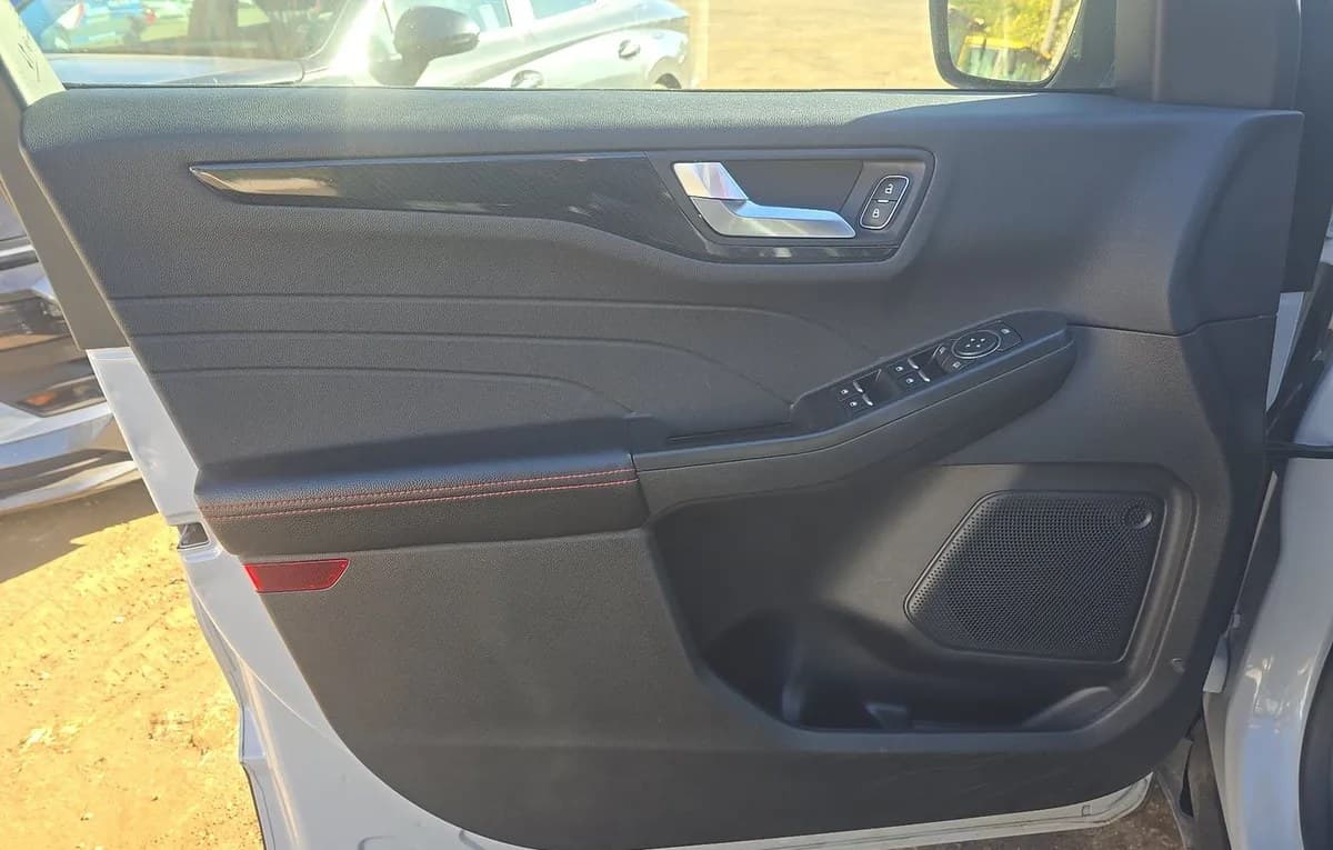 2025 FORD ESCAPE ST-LINE 6