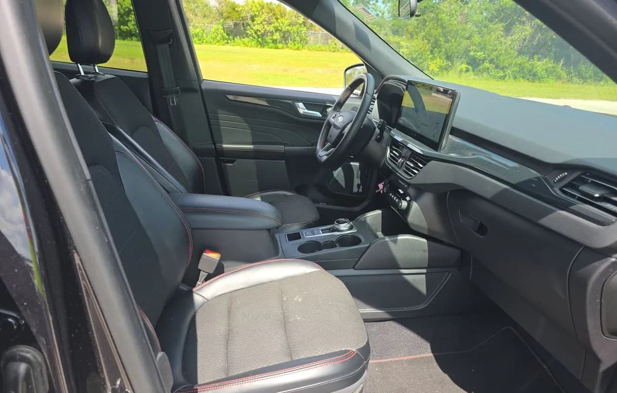 2023 FORD ESCAPE ST-LINE 5