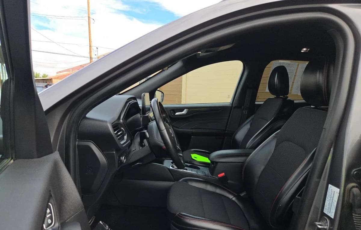 2024 FORD ESCAPE ST-Line 4