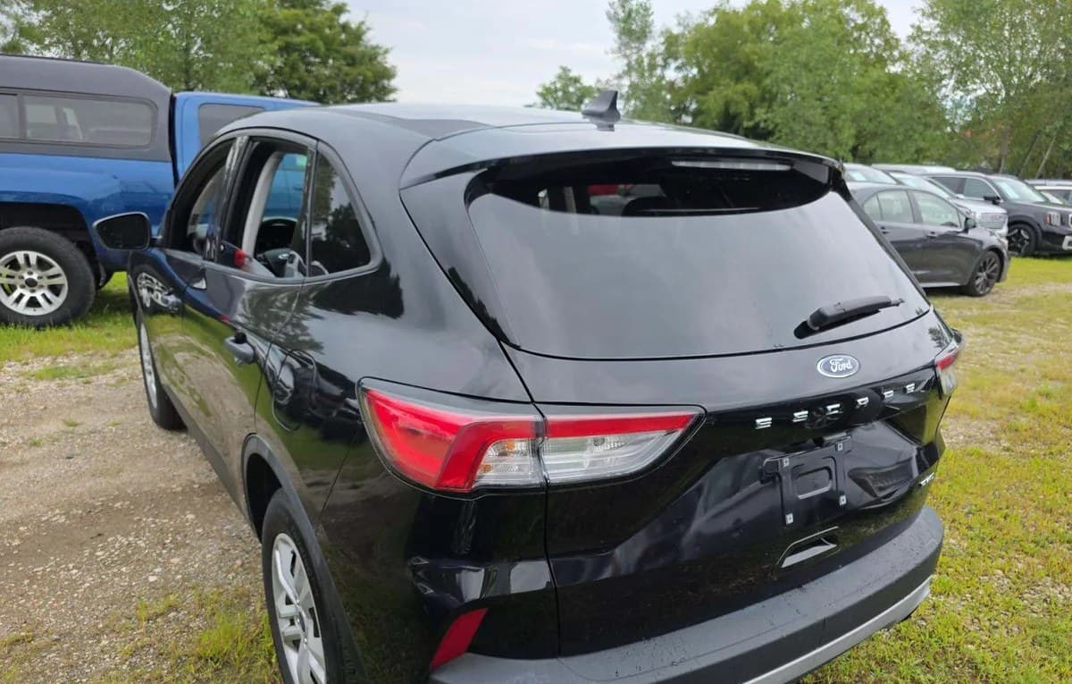 2022 FORD ESCAPE S 3