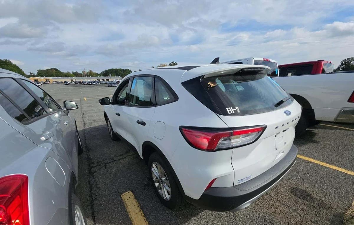 2022 FORD ESCAPE S 2