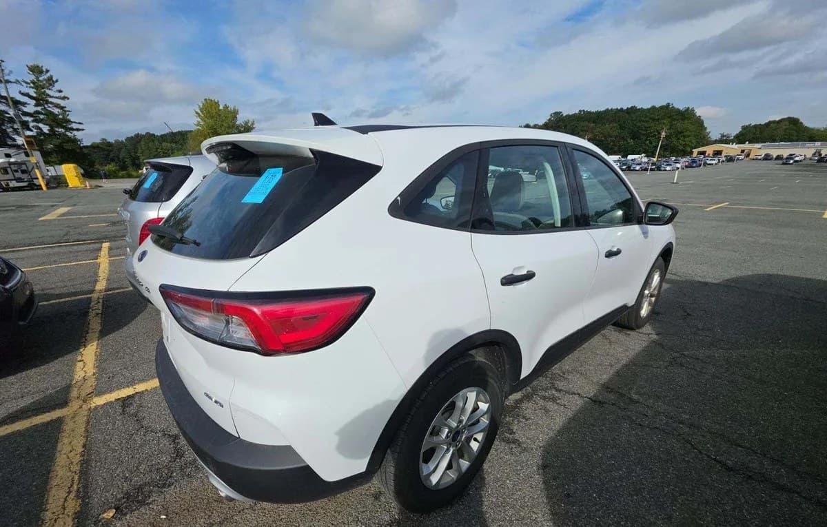 2022 FORD ESCAPE S 3