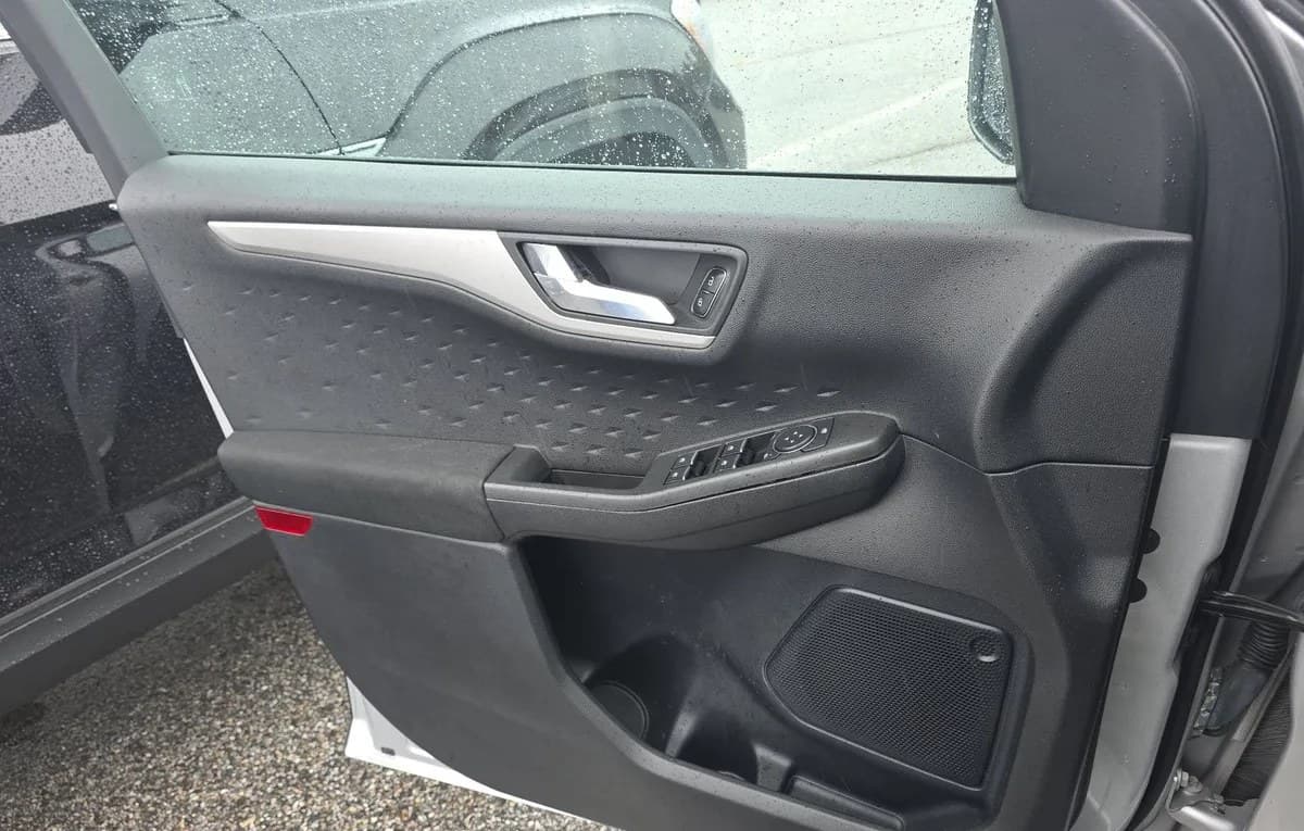 2020 FORD ESCAPE SE 6