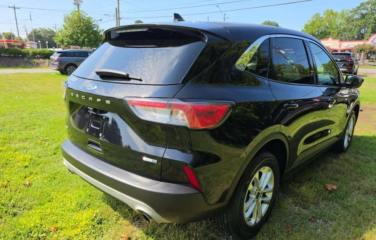 2020 FORD ESCAPE SE 4