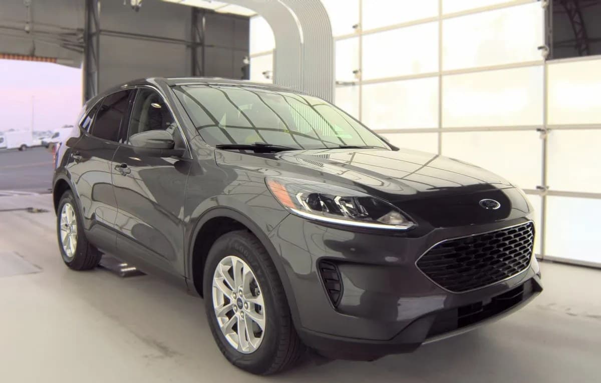 2020 FORD ESCAPE SE 4