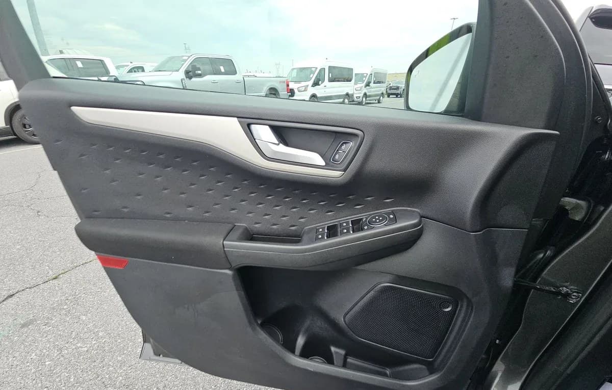 2020 FORD ESCAPE SE 6
