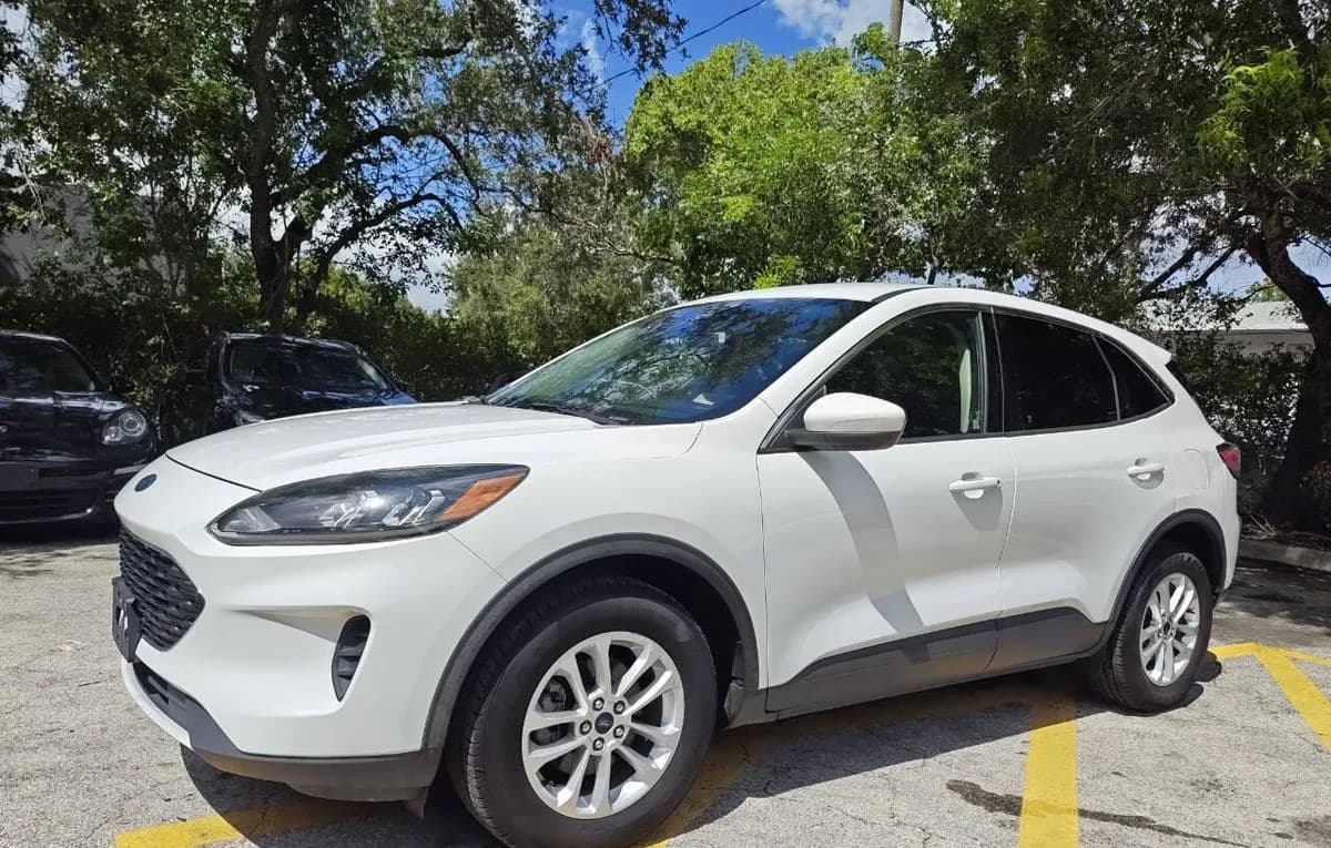 2020 FORD ESCAPE SE 4