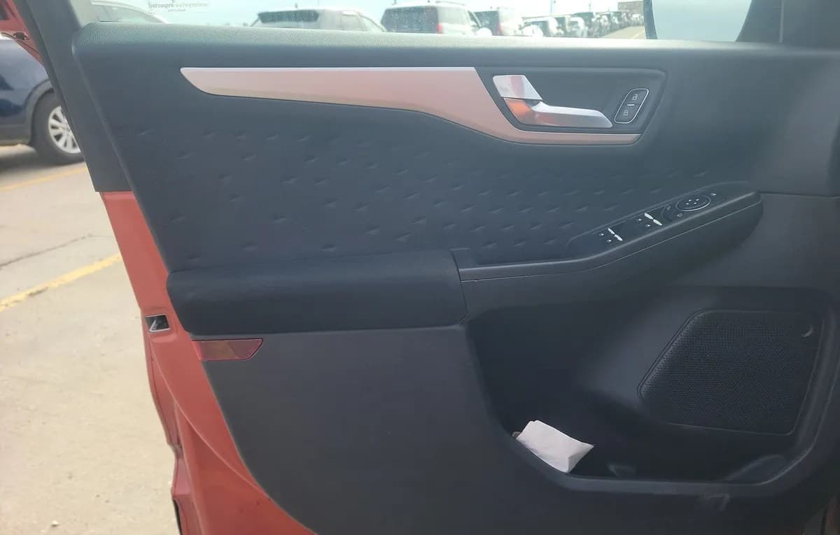 2020 FORD ESCAPE SE 6