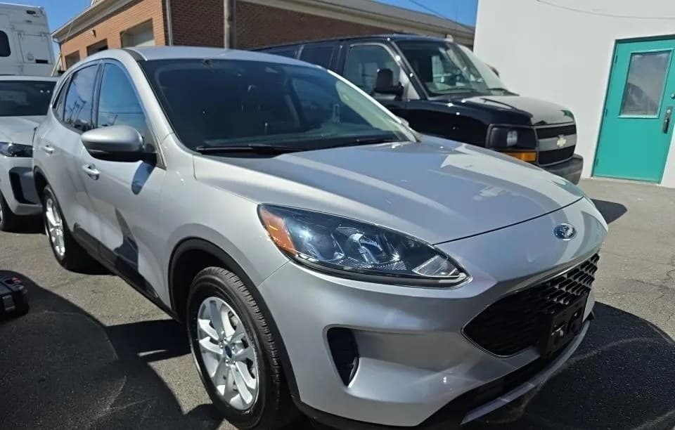 2020 FORD ESCAPE SE 4
