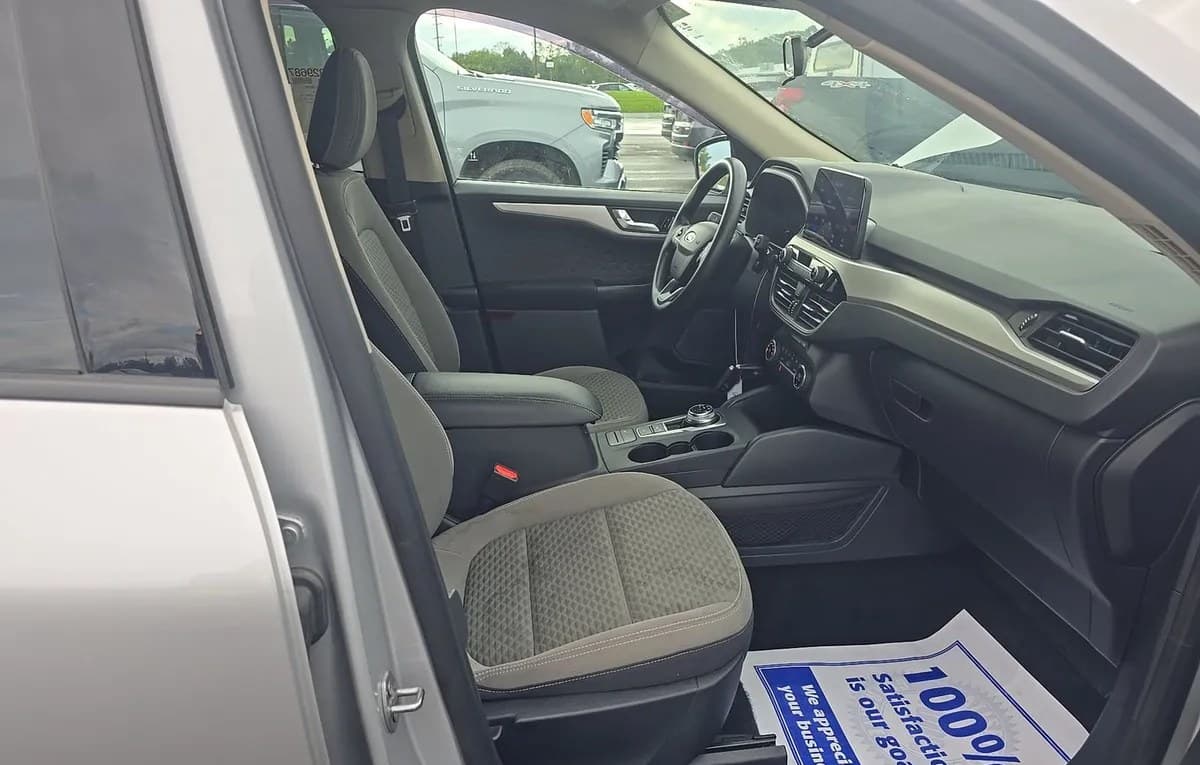 2020 FORD ESCAPE SE 4