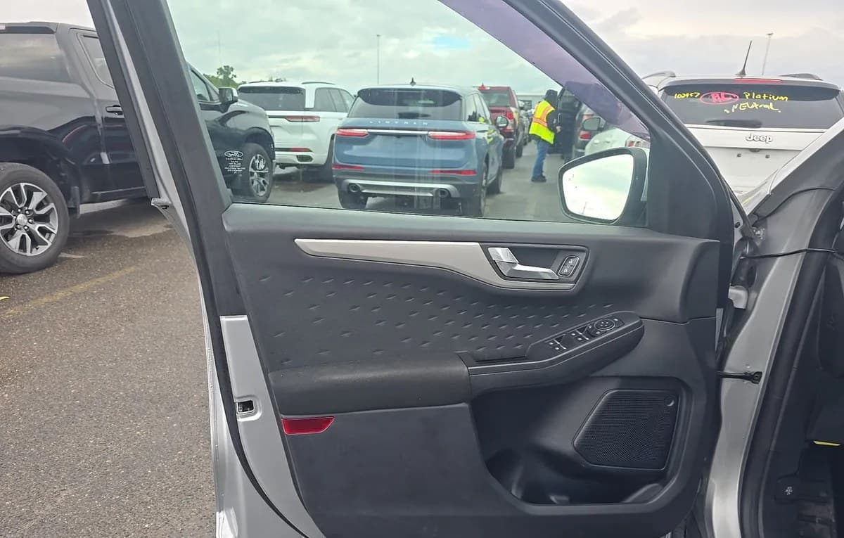 2020 FORD ESCAPE SE 5