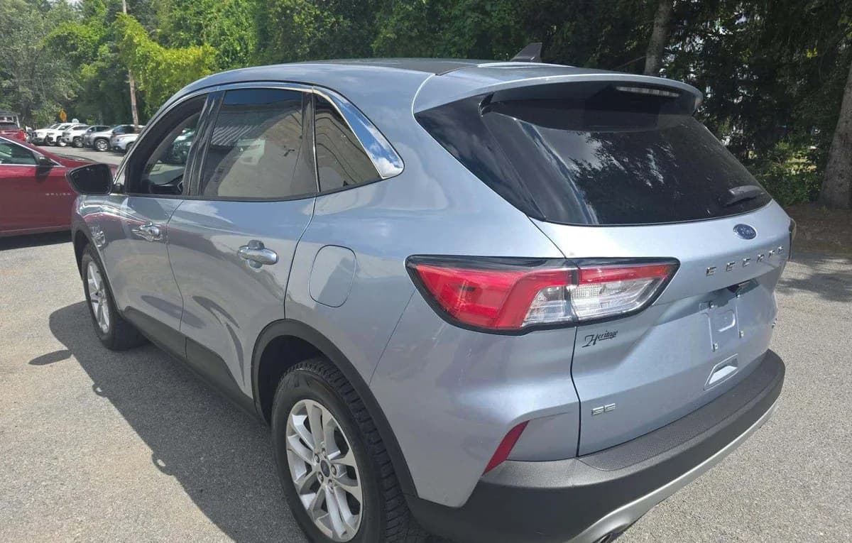 2022 FORD ESCAPE SE 3
