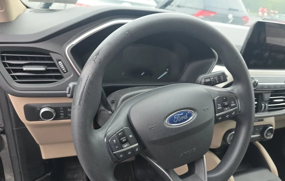 2020 FORD ESCAPE SE 7