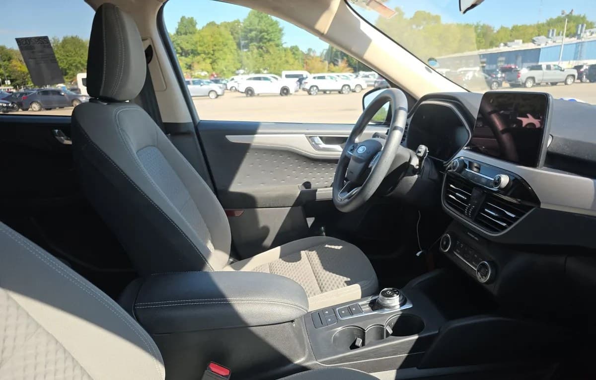 2020 FORD ESCAPE SE 4