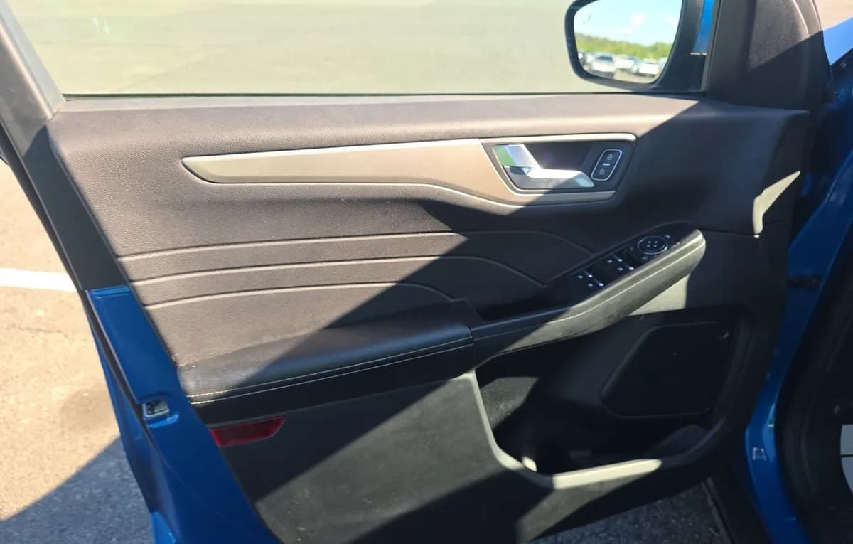 2021 FORD ESCAPE SE 2