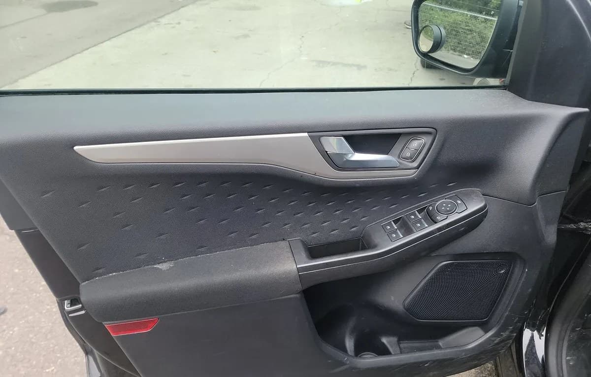 2020 FORD ESCAPE SE 6