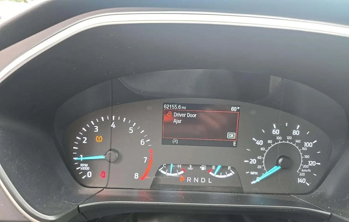 2021 FORD ESCAPE SE 6