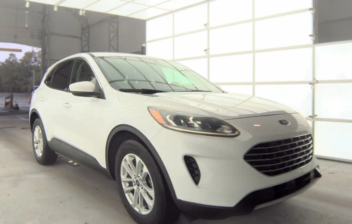 2020 FORD ESCAPE SE 4