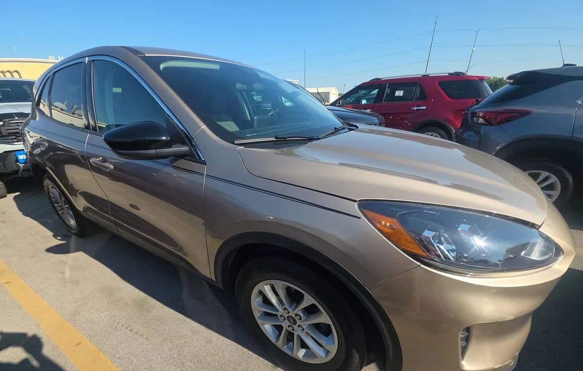 2020 FORD ESCAPE SE 4