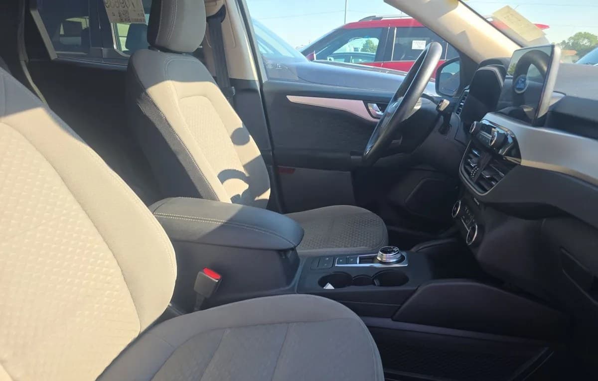 2020 FORD ESCAPE SE 5