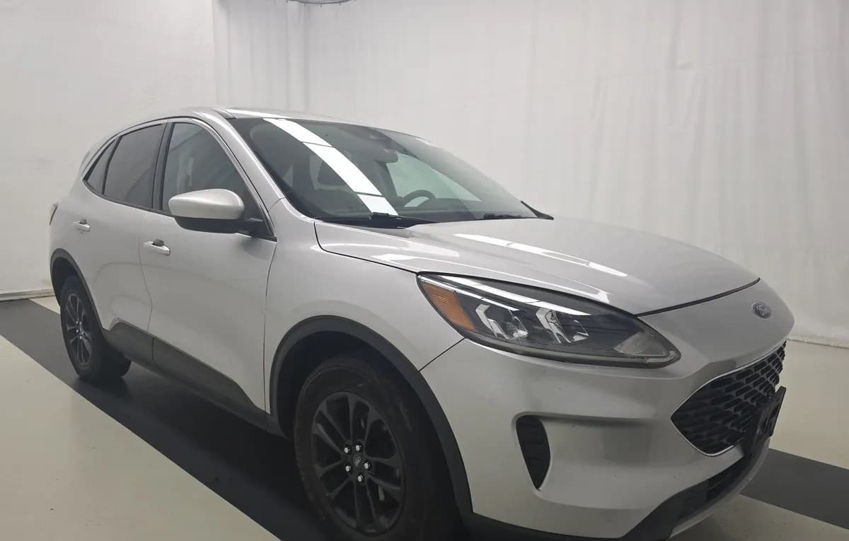 2020 FORD ESCAPE SE 4