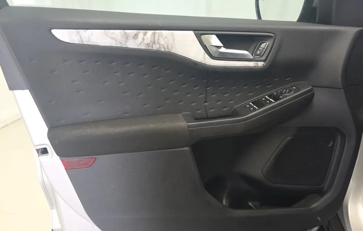 2020 FORD ESCAPE SE 6