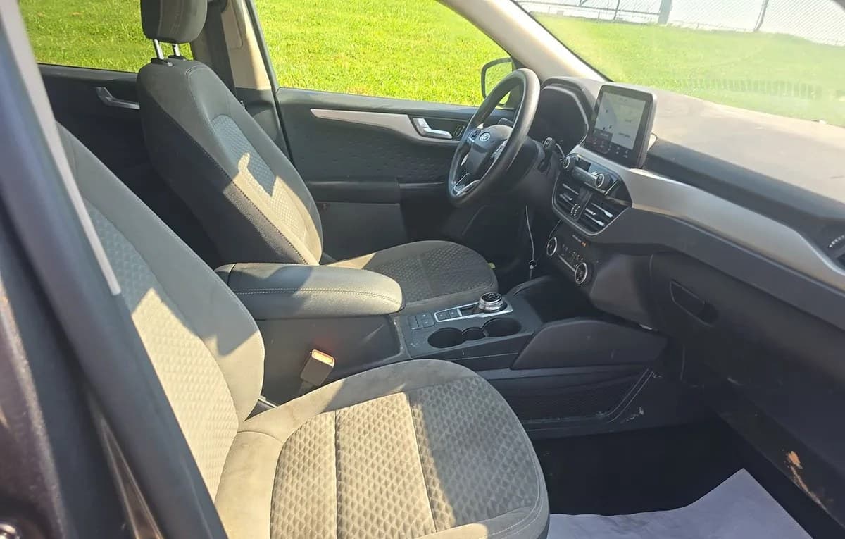 2020 FORD ESCAPE SE 4