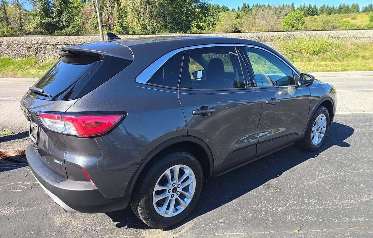 2020 FORD ESCAPE SE 4
