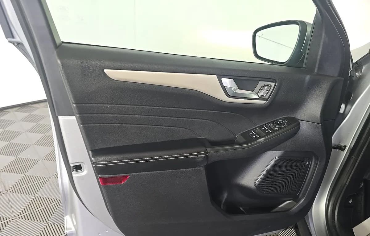 2021 FORD ESCAPE SE 6