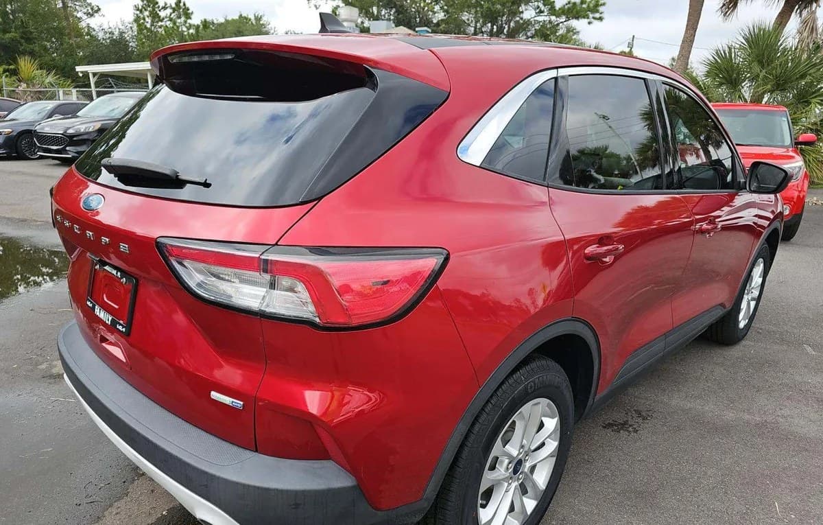 2020 FORD ESCAPE SE 4