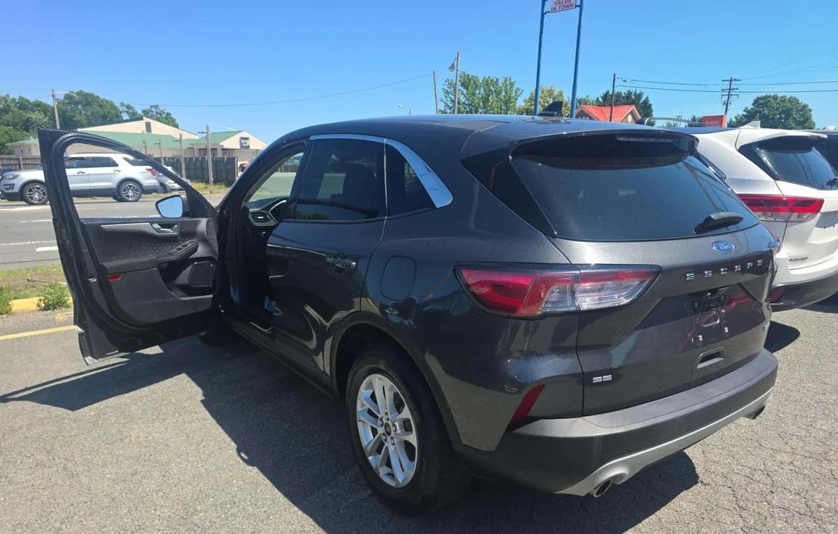 2020 FORD ESCAPE SE 3