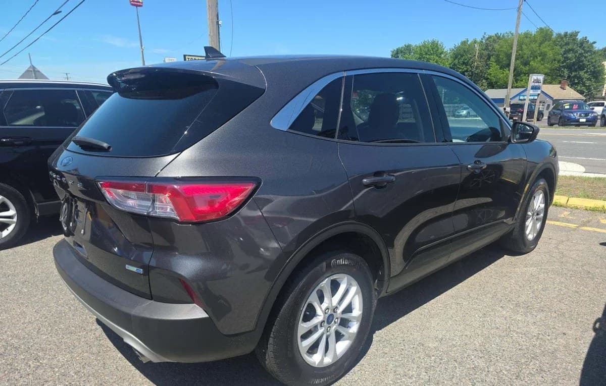 2020 FORD ESCAPE SE 4