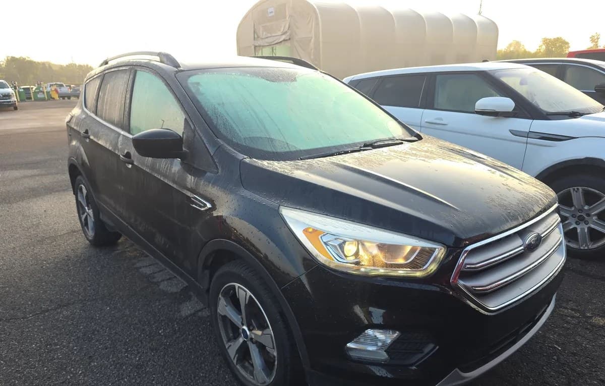 2017 FORD ESCAPE SE 4