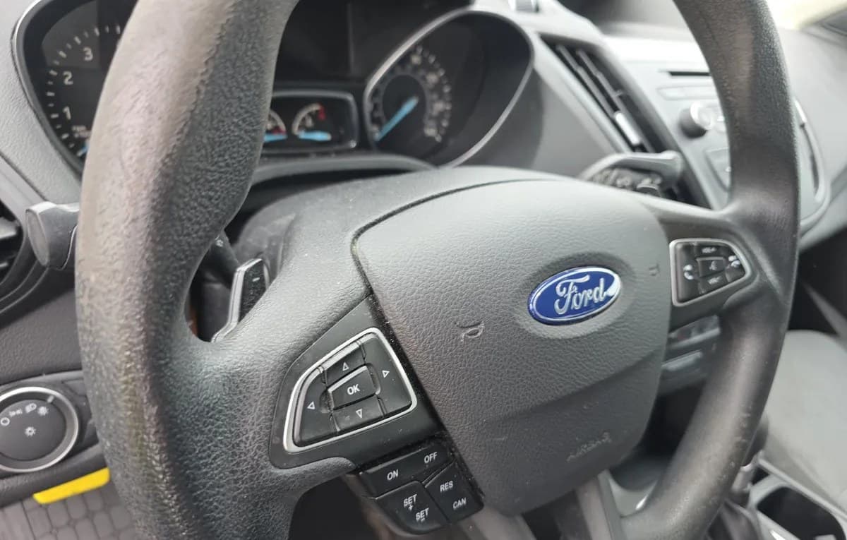 2017 FORD ESCAPE SE 6