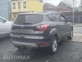 2017 FORD ESCAPE SE 4